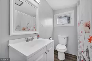 435 W Centre St, Shenandoah, PA 17976 - Photo 18