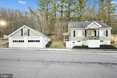 412 E Bacon Street, Pottsville, PA 17901 - Photo 1