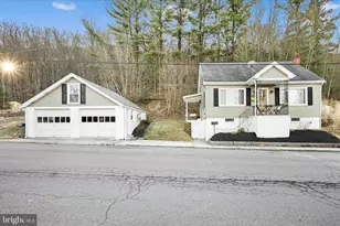 412 E Bacon St, Pottsville, PA 17901 - Photo 1