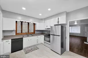 320 Spring Garden St, Pottsville, PA 17901 - Photo 14