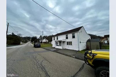408 E Lawton Street, Saint Clair, PA 17970 - Photo 2