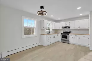 1024 Pine St, Pottsville, PA 17901 - Photo 12