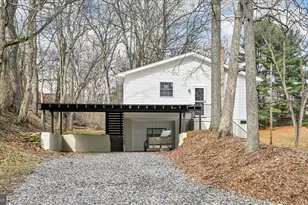 1024 Pine St, Pottsville, PA 17901 - Photo 1