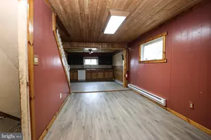 128 Spruce St, Minersville, PA 17954 - Photo 8