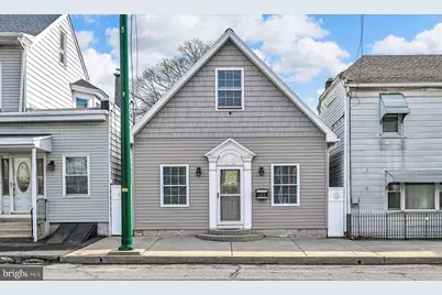 135 S 2nd Street, Saint Clair, PA 17970 - Photo 1