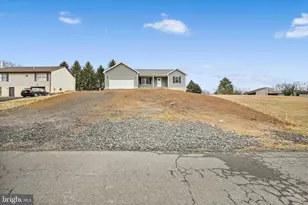 1013 Indian Dr, Auburn, PA 17922 - Photo 2