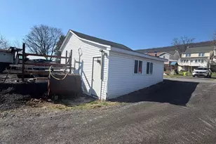 917 E Wiconisco Ave, Tower City, PA 17980 - Photo 10