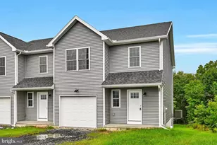 1342 Seneca St, Pottsville, PA 17901 - Photo 2