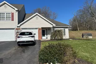 204 Pine Crest Village Dr, Pine Grove, PA 17963 - Photo 2