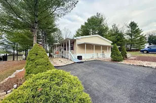 203 Faith Dr, New Ringgold, PA 17960 - Photo 2