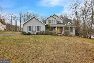 2004 Ridgeview Dr, Orwigsburg, PA 17961 - Photo 1