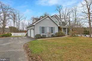 2004 Ridgeview Dr, Orwigsburg, PA 17961 - Photo 4