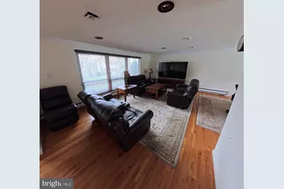 2057 Mahantongo Street, Pottsville, PA 17901 - Photo 2