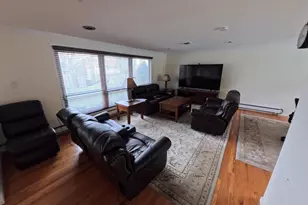 2057 Mahantongo St, Pottsville, PA 17901 - Photo 2