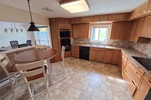 2057 Mahantongo St, Pottsville, PA 17901 - Photo 6