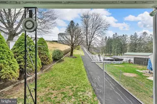 425 W Market St, Orwigsburg, PA 17961 - Photo 28