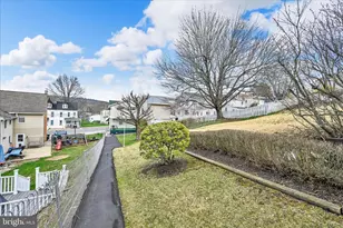 425 W Market St, Orwigsburg, PA 17961 - Photo 32