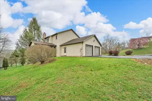 1004 Ridgeview Dr, Orwigsburg, PA 17961 - Photo 4