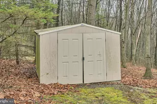 826 Pinewood Dr, Pottsville, PA 17901 - Photo 40