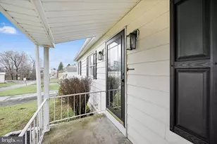 555 S Garfield Ave, Frackville, PA 17931 - Photo 4