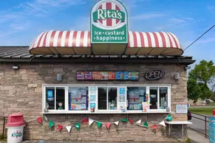 220 Claremont Ave, Tamaqua, PA 18252 - Photo 1