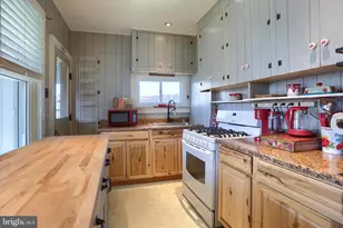 623 Brockton Mountain Dr, Barnesville, PA 18214 - Photo 4