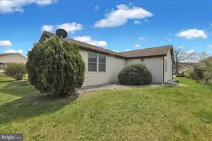 555 Honeysuckle Ct, Pine Grove, PA 17963 - Photo 26