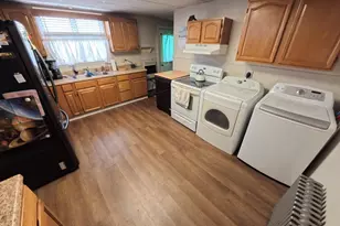 234 S Broad Mountain Ave, Frackville, PA 17931 - Photo 6