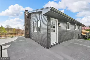 300 Topeka Ave, Shenandoah, PA 17976 - Photo 34