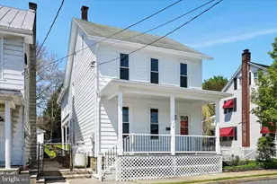 38 Mifflin St, Pine Grove, PA 17963 - Photo 2