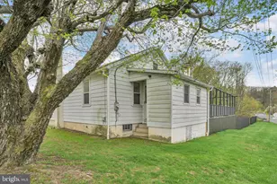 2 Lovers Ln, Pine Grove, PA 17963 - Photo 8