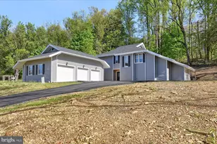 92 S Sweet Arrow Lake Rd, Pine Grove, PA 17963 - Photo 2