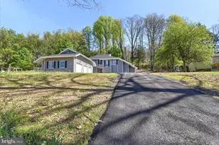 92 S Sweet Arrow Lake Rd, Pine Grove, PA 17963 - Photo 4