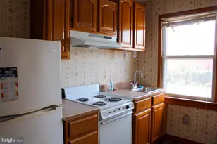 301 W Main St, Valley View, PA 17983 - Photo 22