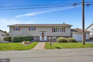 240 Arizona Ave, Shenandoah, PA 17976 - Photo 1