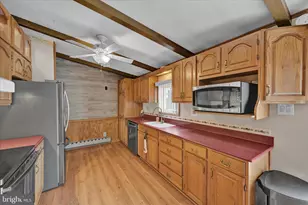 240 Arizona Ave, Shenandoah, PA 17976 - Photo 16
