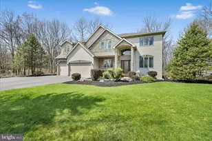 34 Golfwood Dr, Hazleton, PA 18202 - Photo 2
