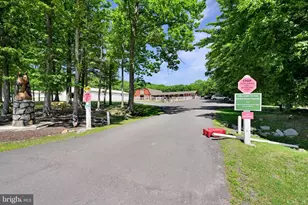 34 Golfwood Dr, Hazleton, PA 18202 - Photo 82