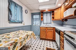 16 E Pine St, Mahanoy City, PA 17948 - Photo 8