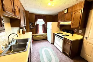 240 Valley St, New Philadelphia, PA 17959 - Photo 4