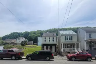 52 W Bacon St, Pottsville, PA 17901 - Photo 4