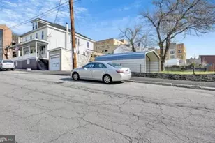 8 N Wolfe St, Pottsville, PA 17901 - Photo 2