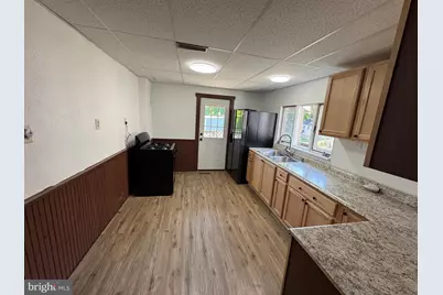 829 Fairview Street, Pottsville, PA 17901 - Photo 2