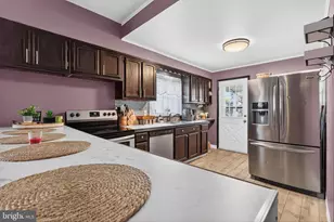 432 W Spring St, Frackville, PA 17931 - Photo 8