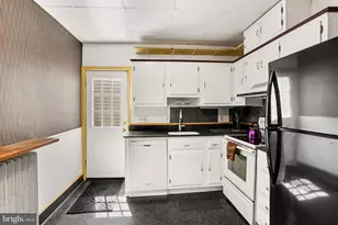 9 N 6th St, Pottsville, PA 17901 - Photo 16