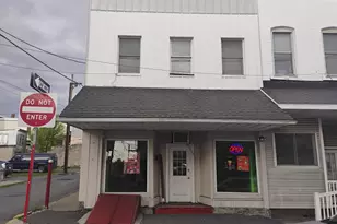 21 E Centre St, Shenandoah, PA 17976 - Photo 2
