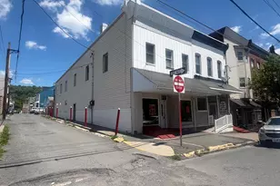 21 E Centre St, Shenandoah, PA 17976 - Photo 4