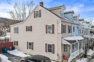 817 Grant St, Pottsville, PA 17901 - Photo 2