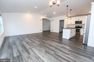 308 Oak Hill St, Pottsville, PA 17901 - Photo 14