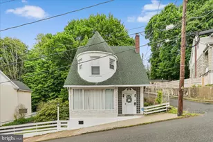 18 S Jackson St, Pottsville, PA 17901 - Photo 1